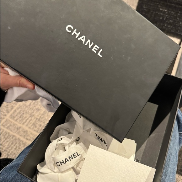 Chanel classic wallet on chain with gold hardware - Picture 10 of 10